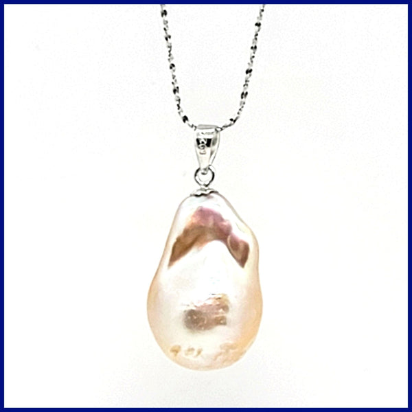 Baroque Pearl Pendant Necklace