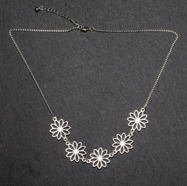 Five Flower Necklace